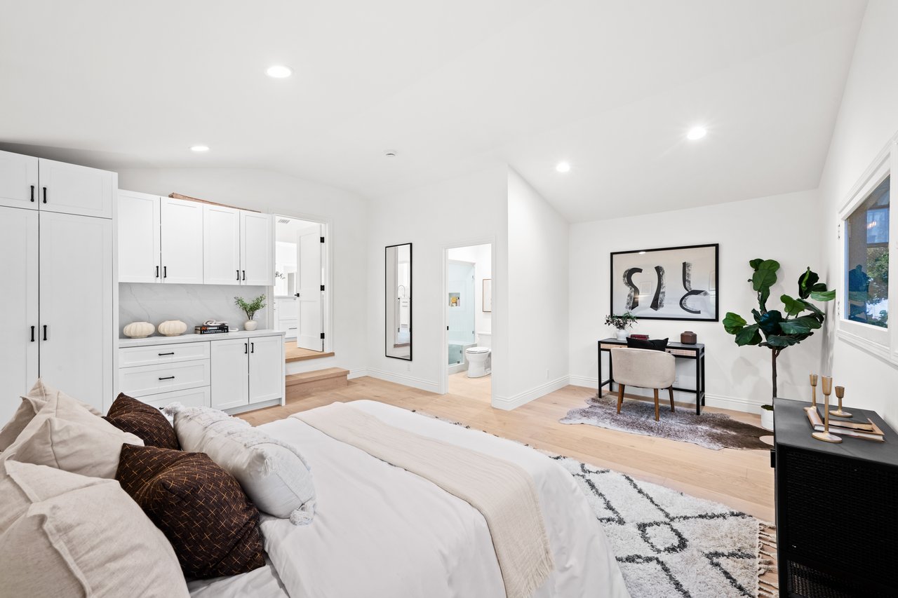 9730 Cresta Drive