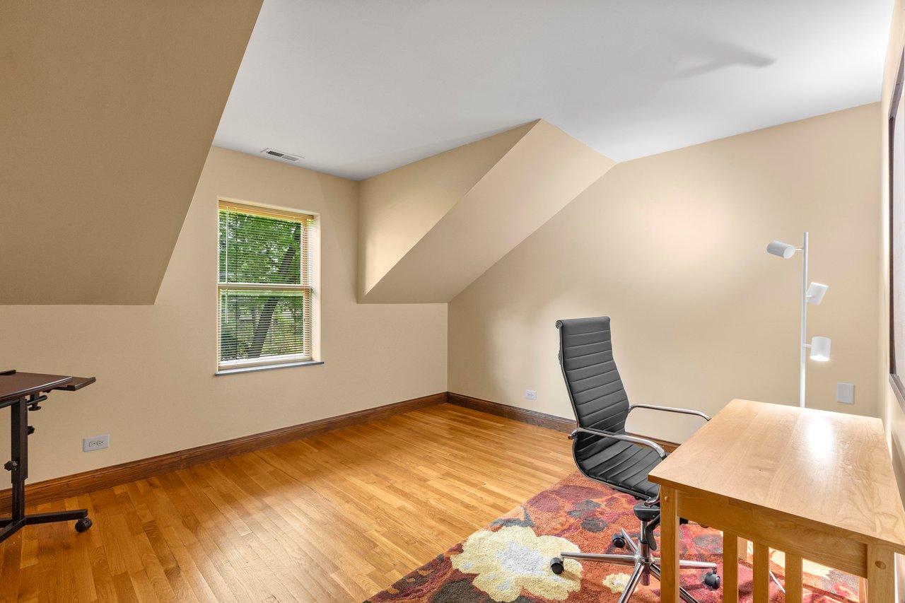 1520 Telegraph Road, Lake Forest