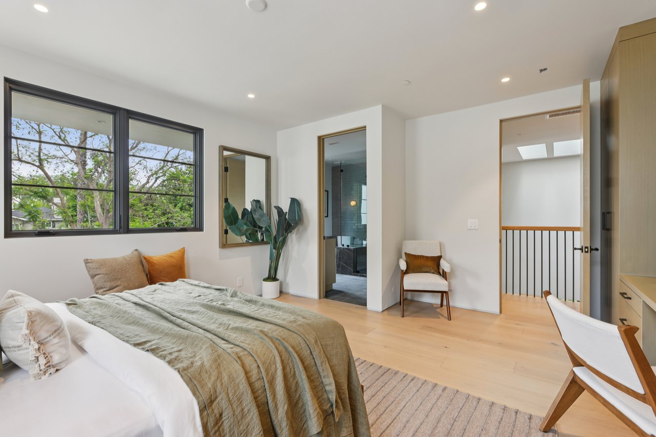 4113 Woodman Ave, Sherman Oaks