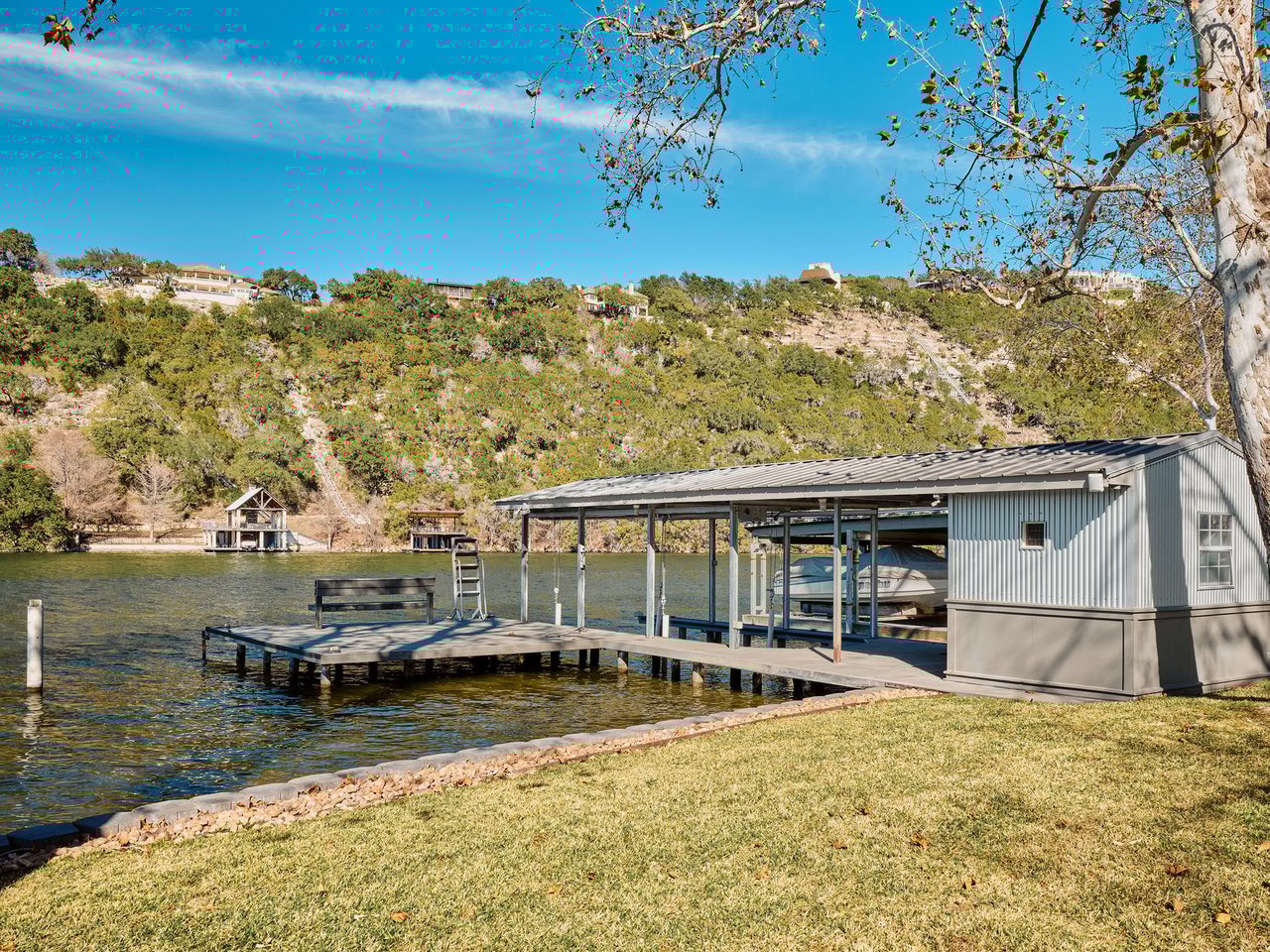 3016 Edgewater Drive