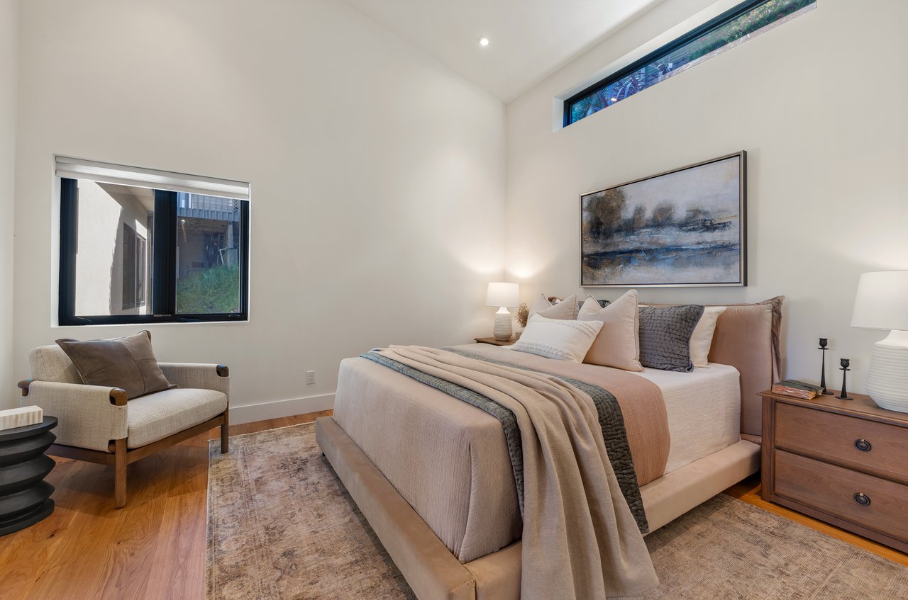 Contemporary Gem on Belvedere Island