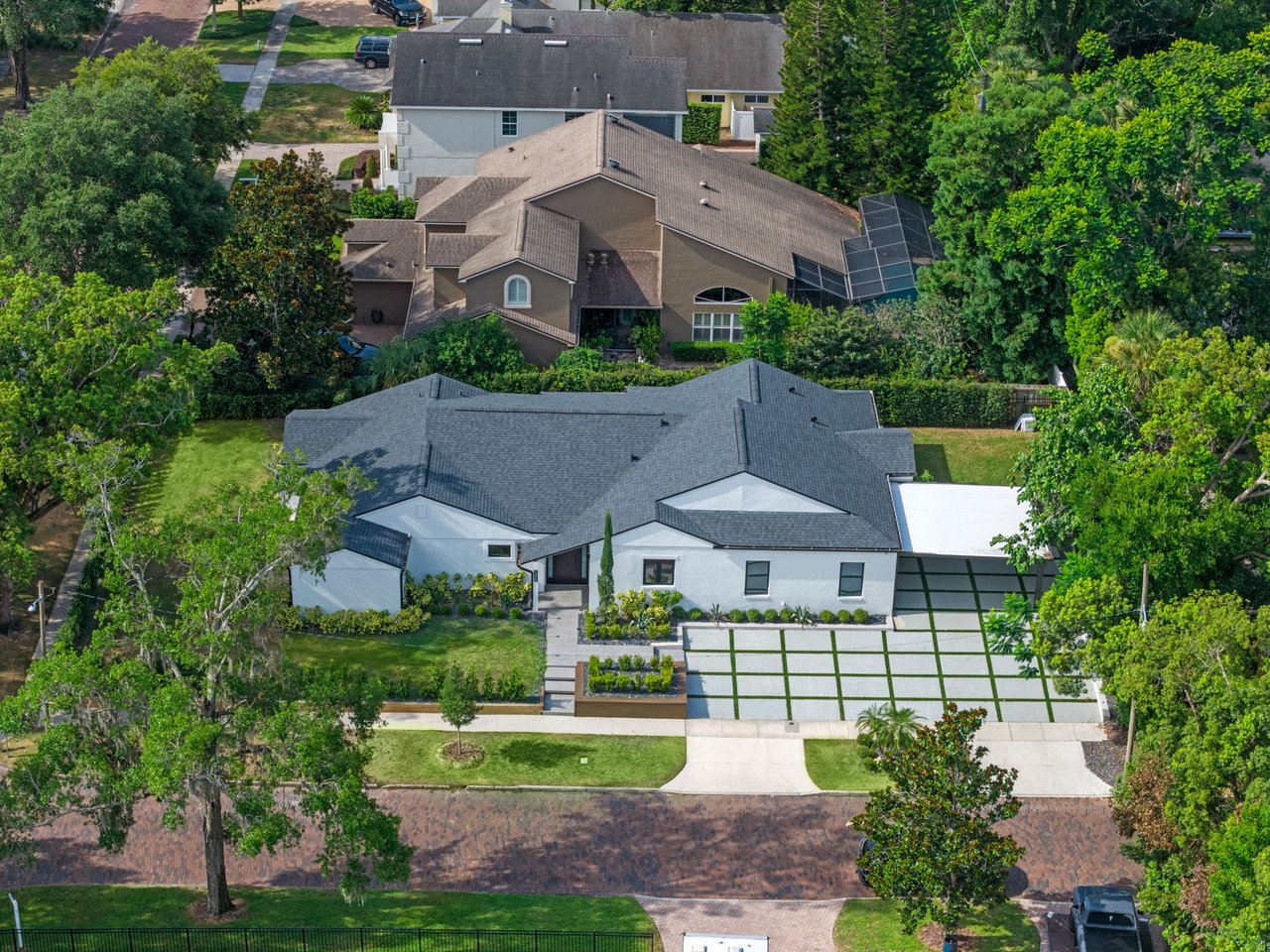 1371 LYNDALE BLVD