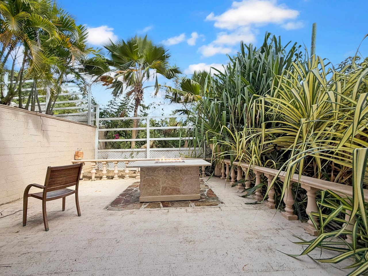 565 Parham Town 7 Bedroom Villa