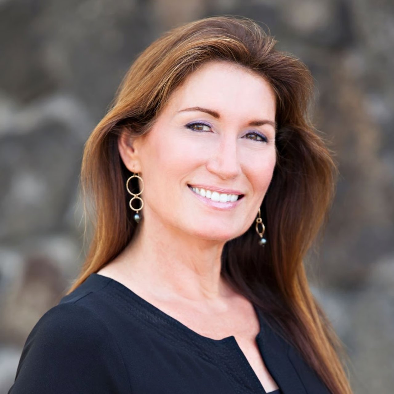 Donna Whitmyer Kailua Kona, HI Real Estate Agent Headshot
