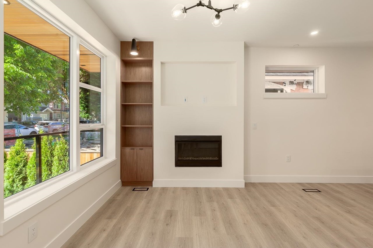 2161 E 28th Ave