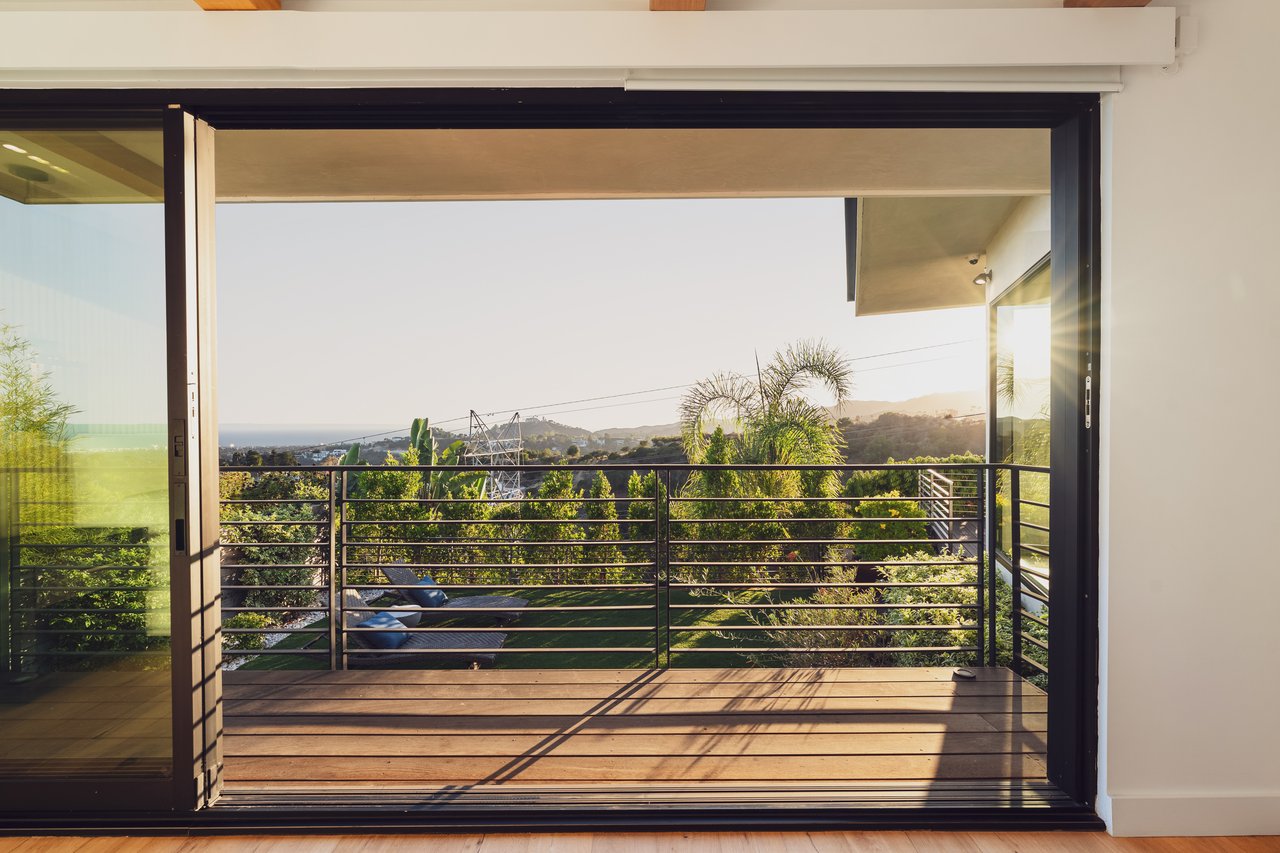 1235 N Kenter Ave, Brentwood