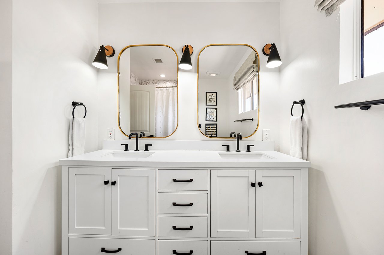 4545 N ROYAL VIEW Drive E