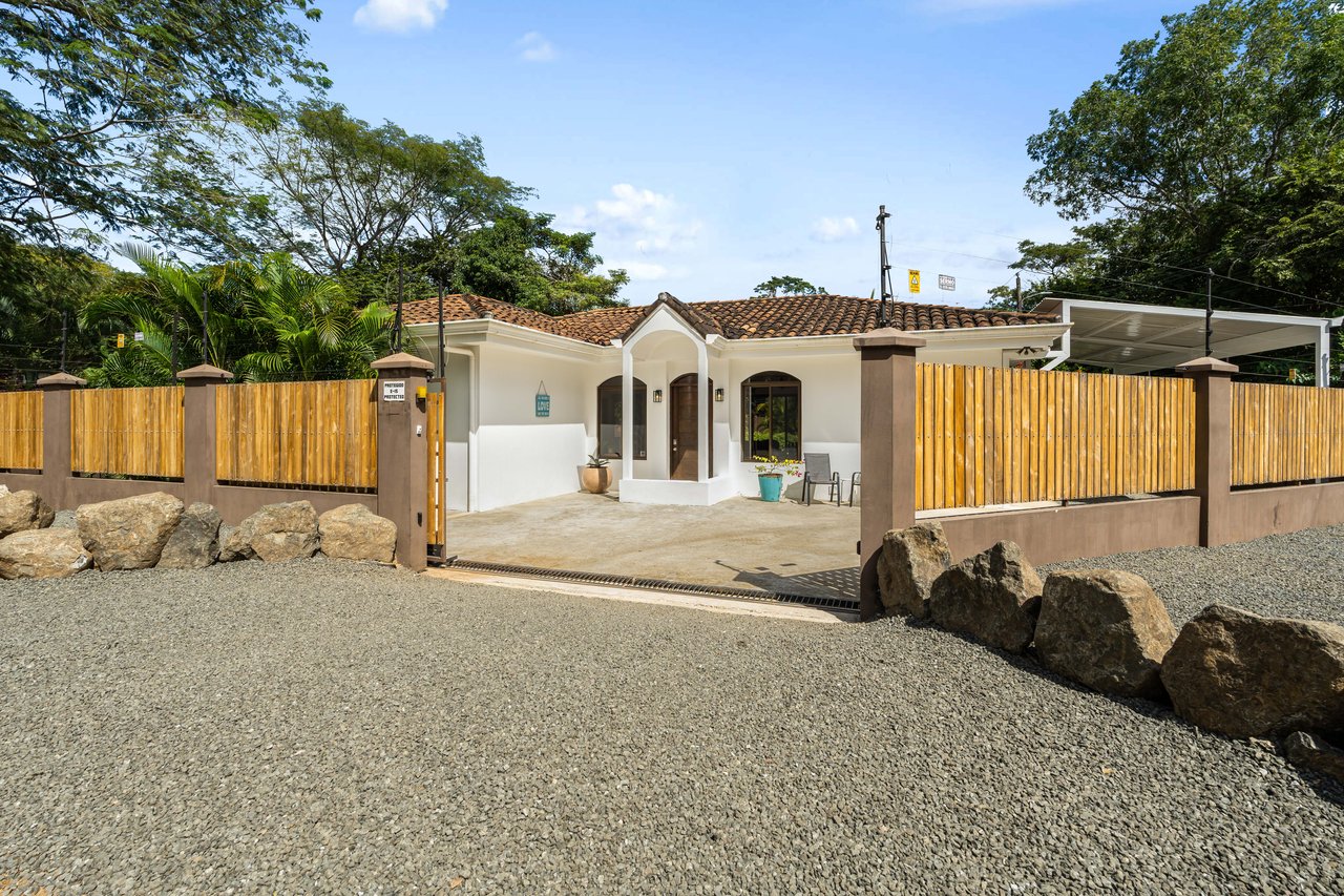 Casa Suerte | Modern 2-Bedroom Tropical Home with Pool Near Playa Potrero and Flamingo Marina