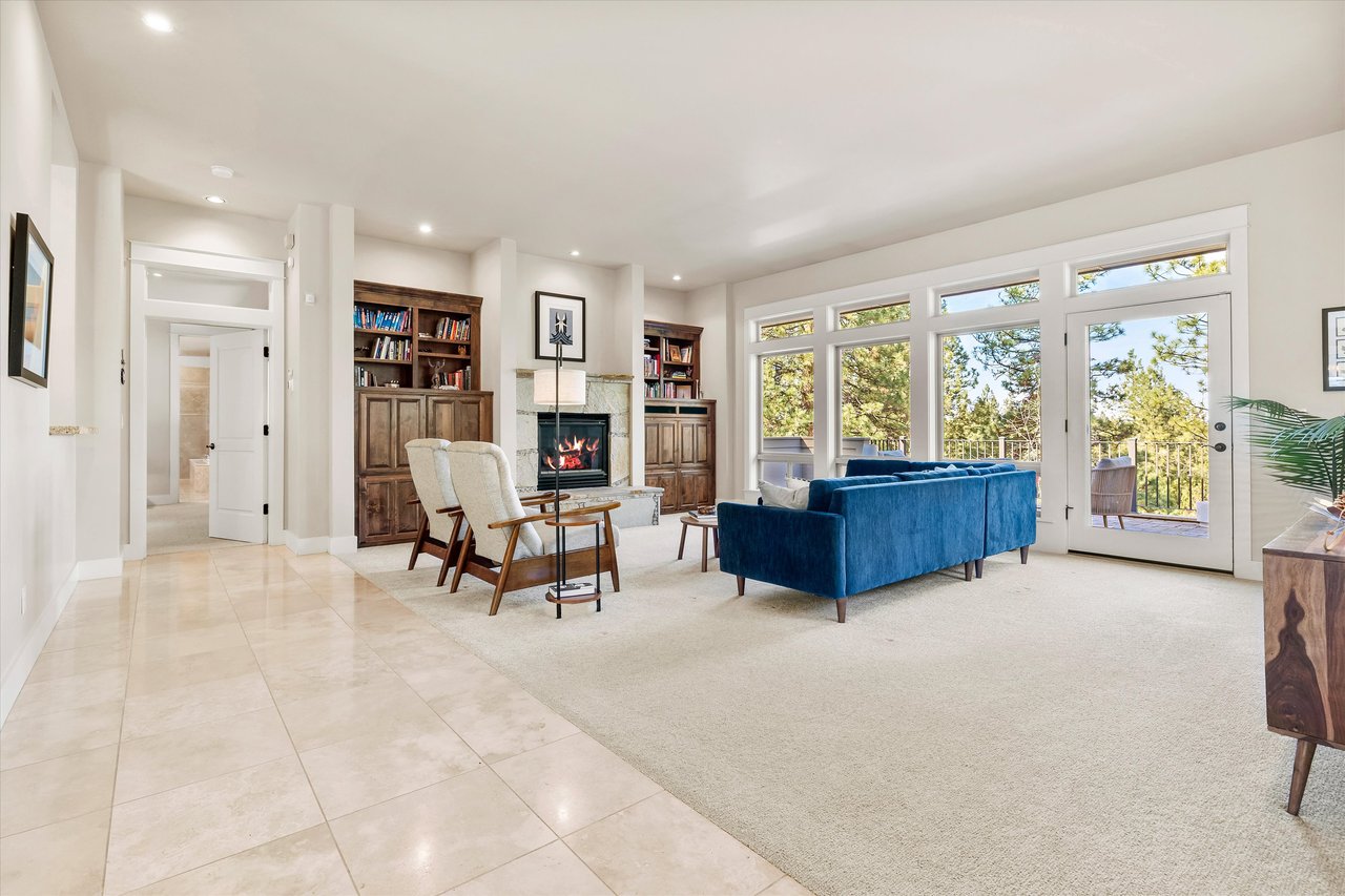 2589 NW Champion Circle