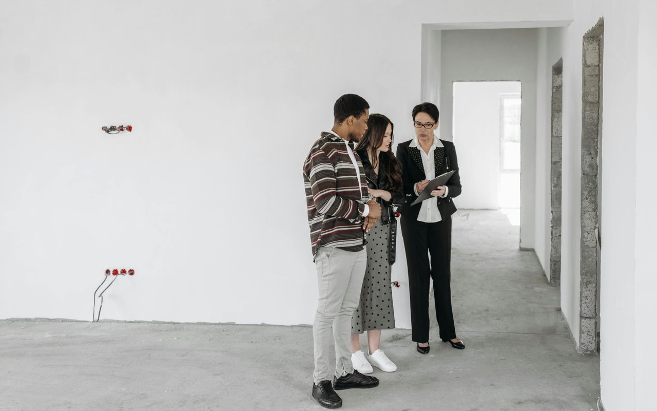 Selling and Buying at The Same Time? Here’s What You Need to Know