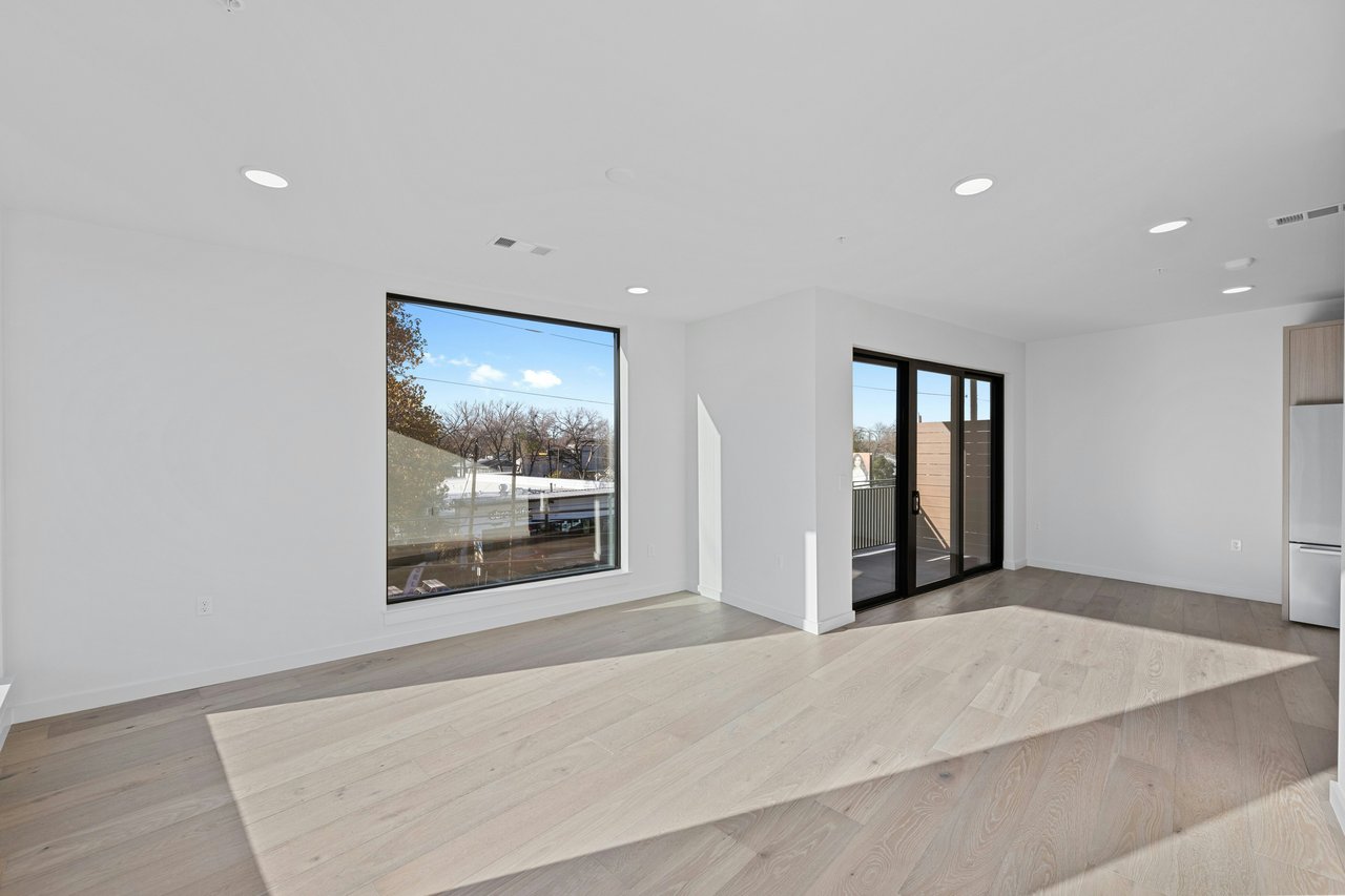 2209 S. 1st St. #221 - OneOak 