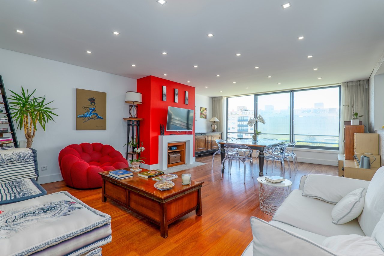 3-bedroom Sea View Duplex in Leça da Palmeira – Elegance, Space & Unmatched Location