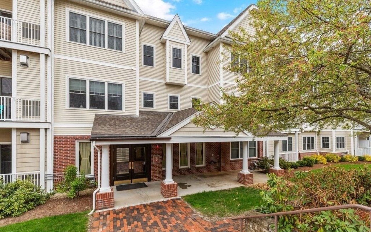 160 Daniel Webster Hwy #216