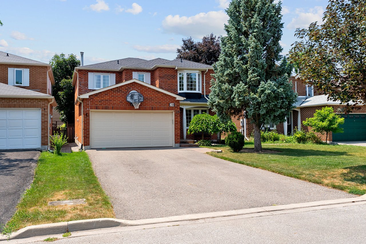 28 Thornway Ave