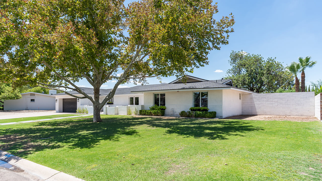 5242 N WOODMERE FAIRWAY