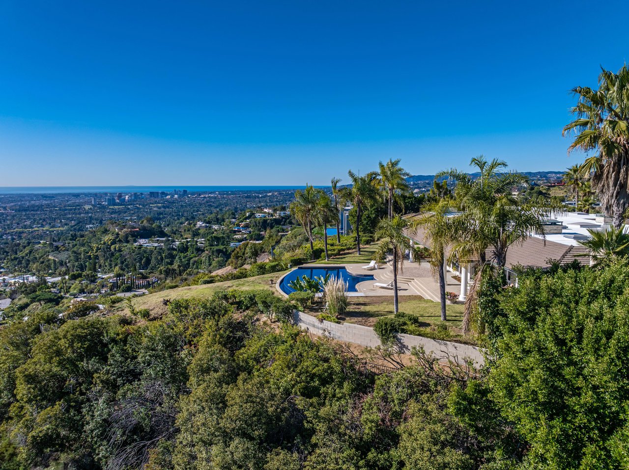 400 Trousdale Pl
