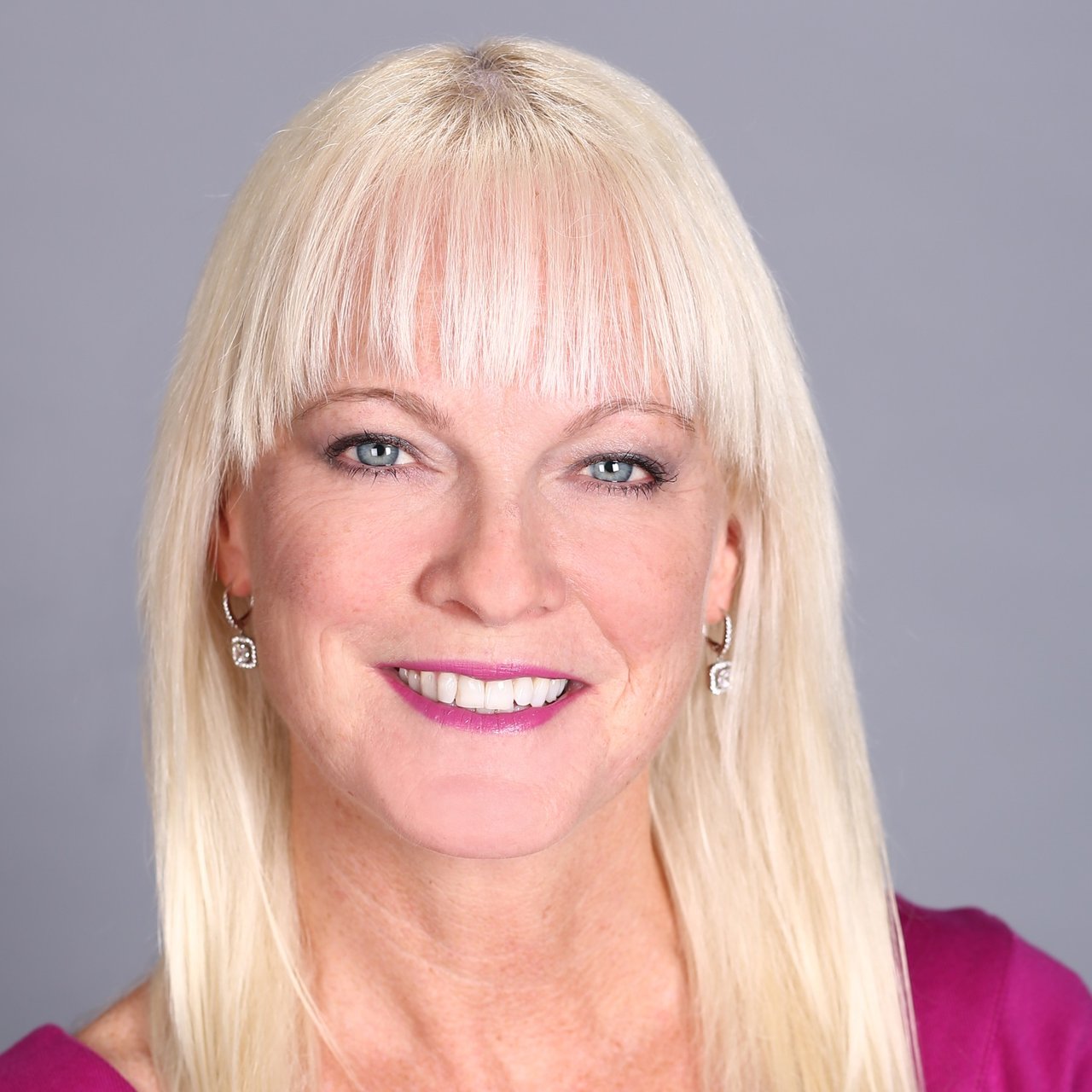 Shannon Honingford Seattle Real Estate Agent Headshot