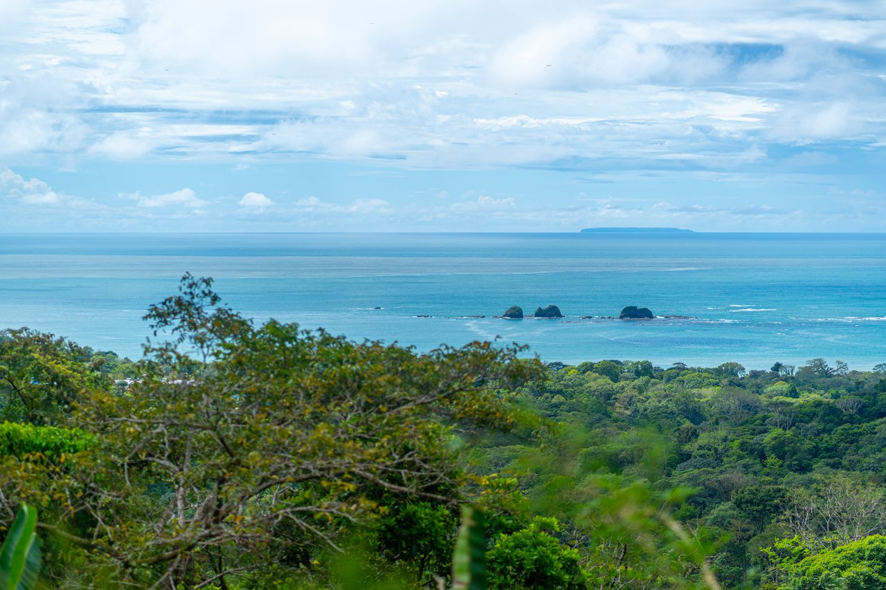 VILLA KRISTINA MARIA - 3.84 ACRES - PERLA DE BALLENA ESTATES