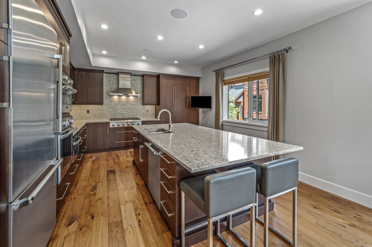 19 Creekside Mews