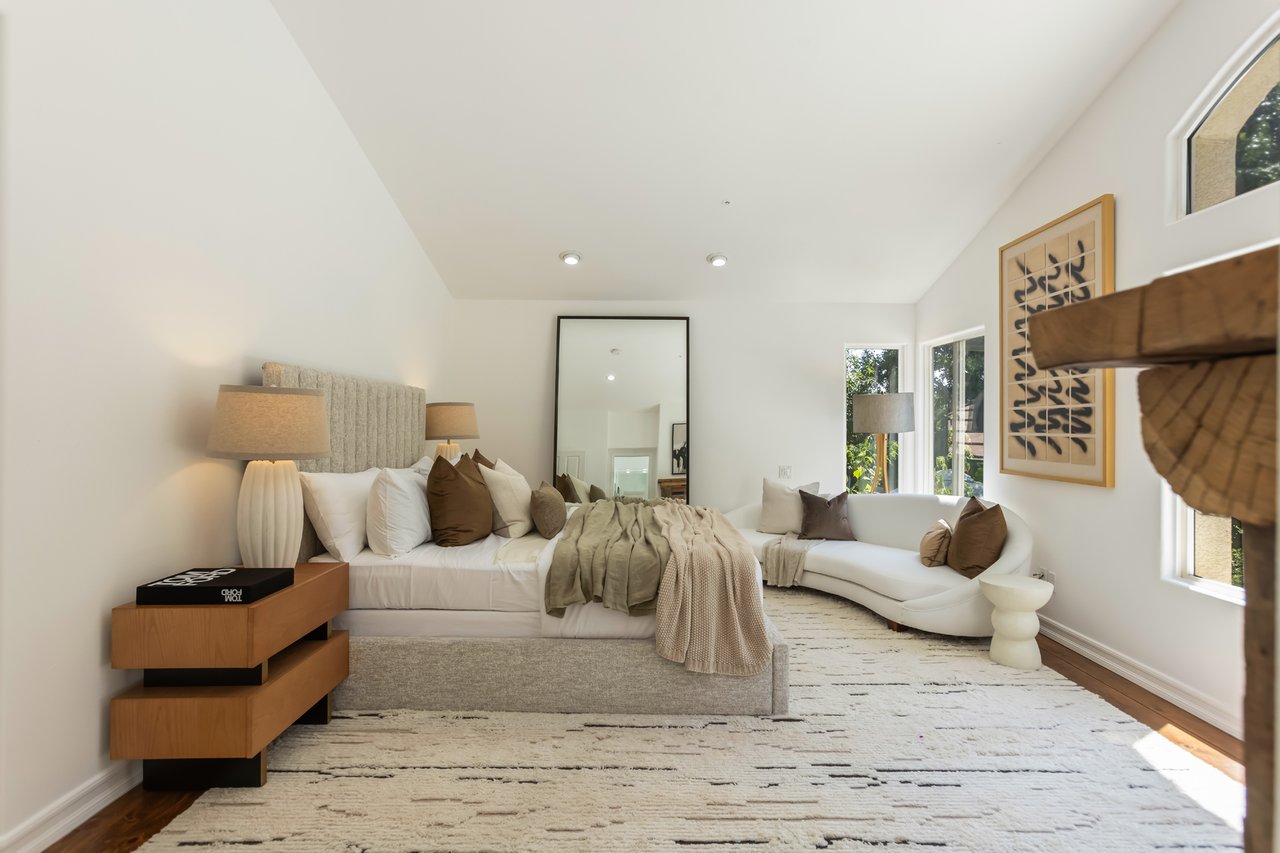 5985 Vista De La Luz