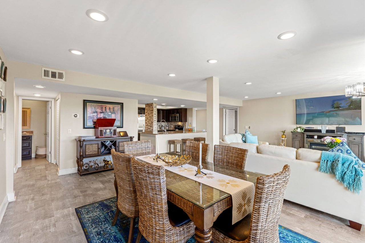 Upgraded 2-Bed Condo in Tarpon Springs with Scenic Views