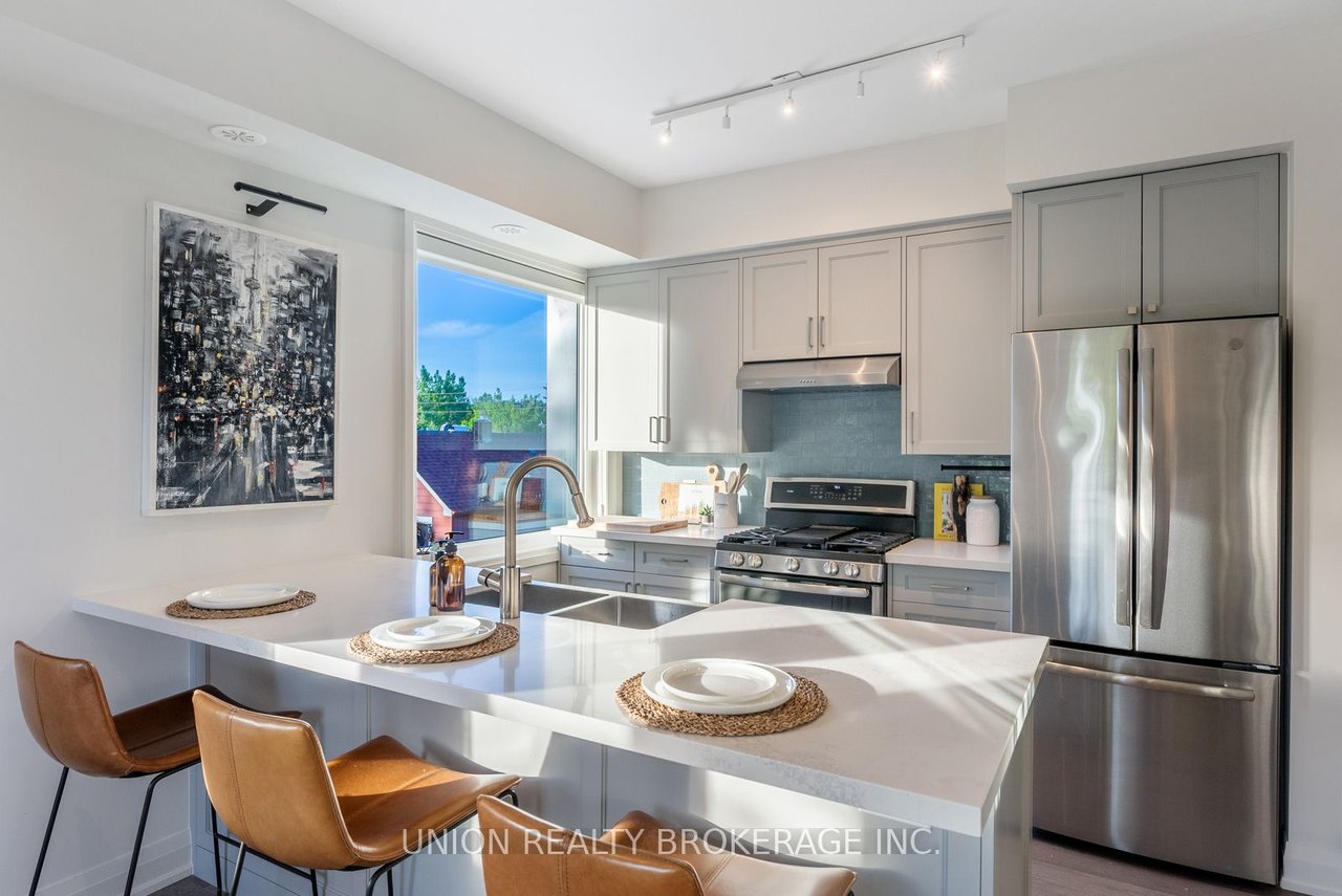 100 Coxwell Ave, Townhouse 14
