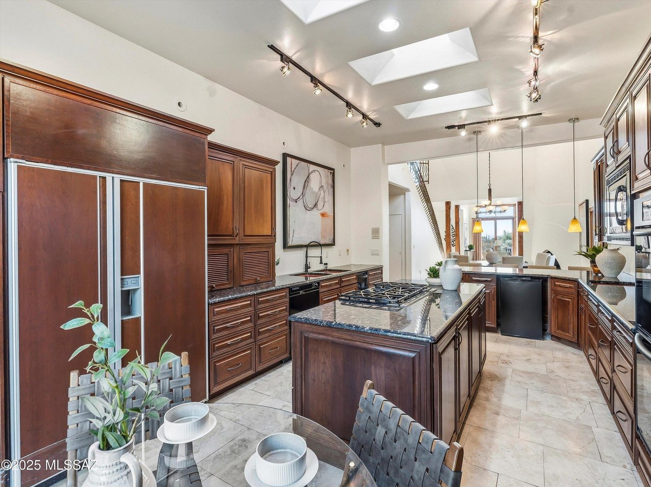 Luxury in Skyline Country Club Estates