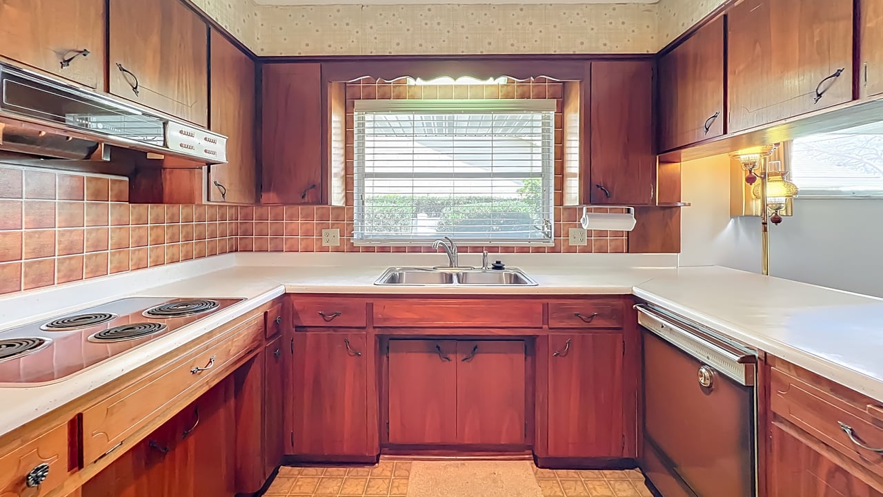 Mid-Century Modern 4-Bedroom in Dommerich Hills, Maitland