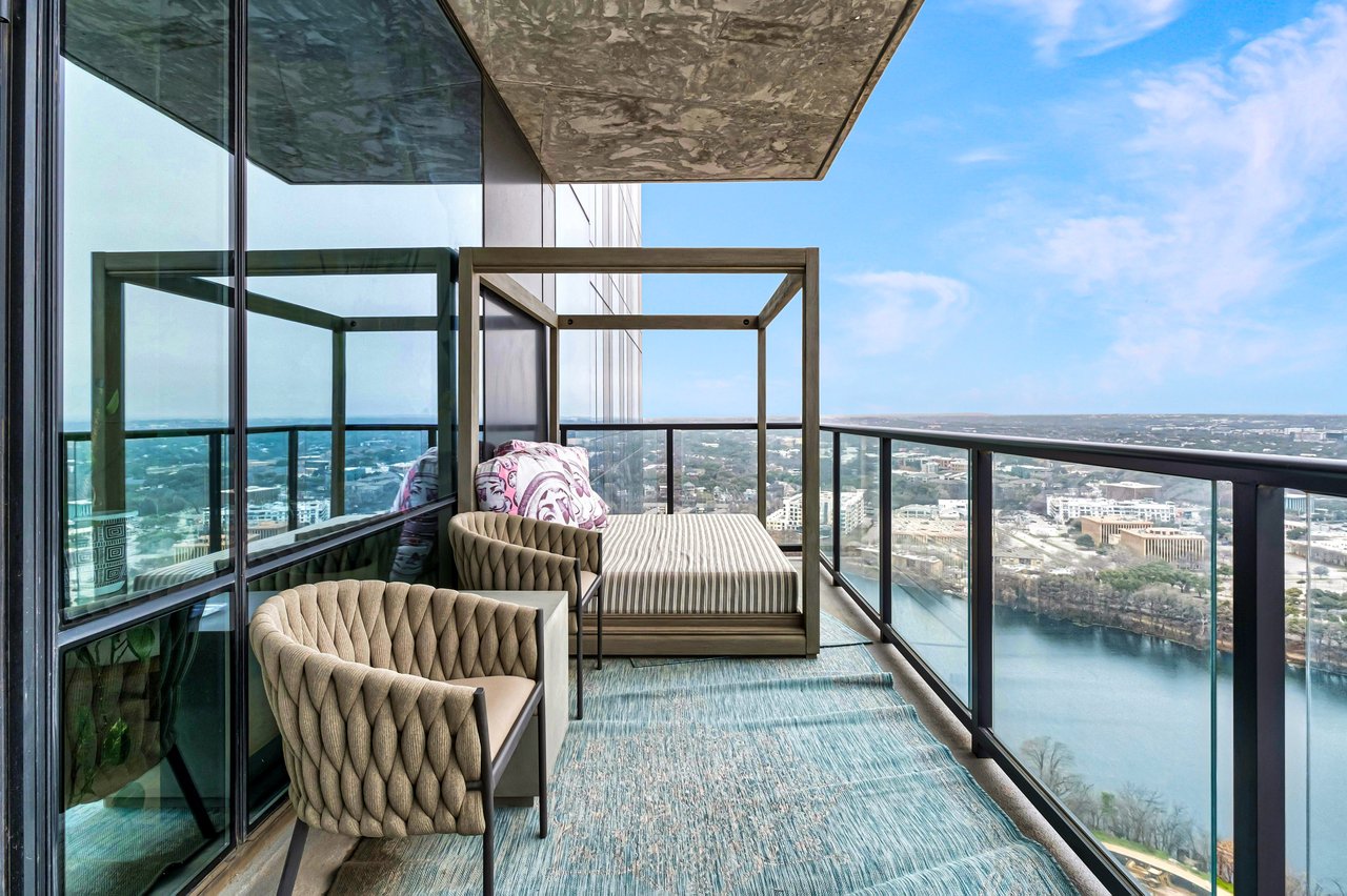 70 Rainey Street #2702