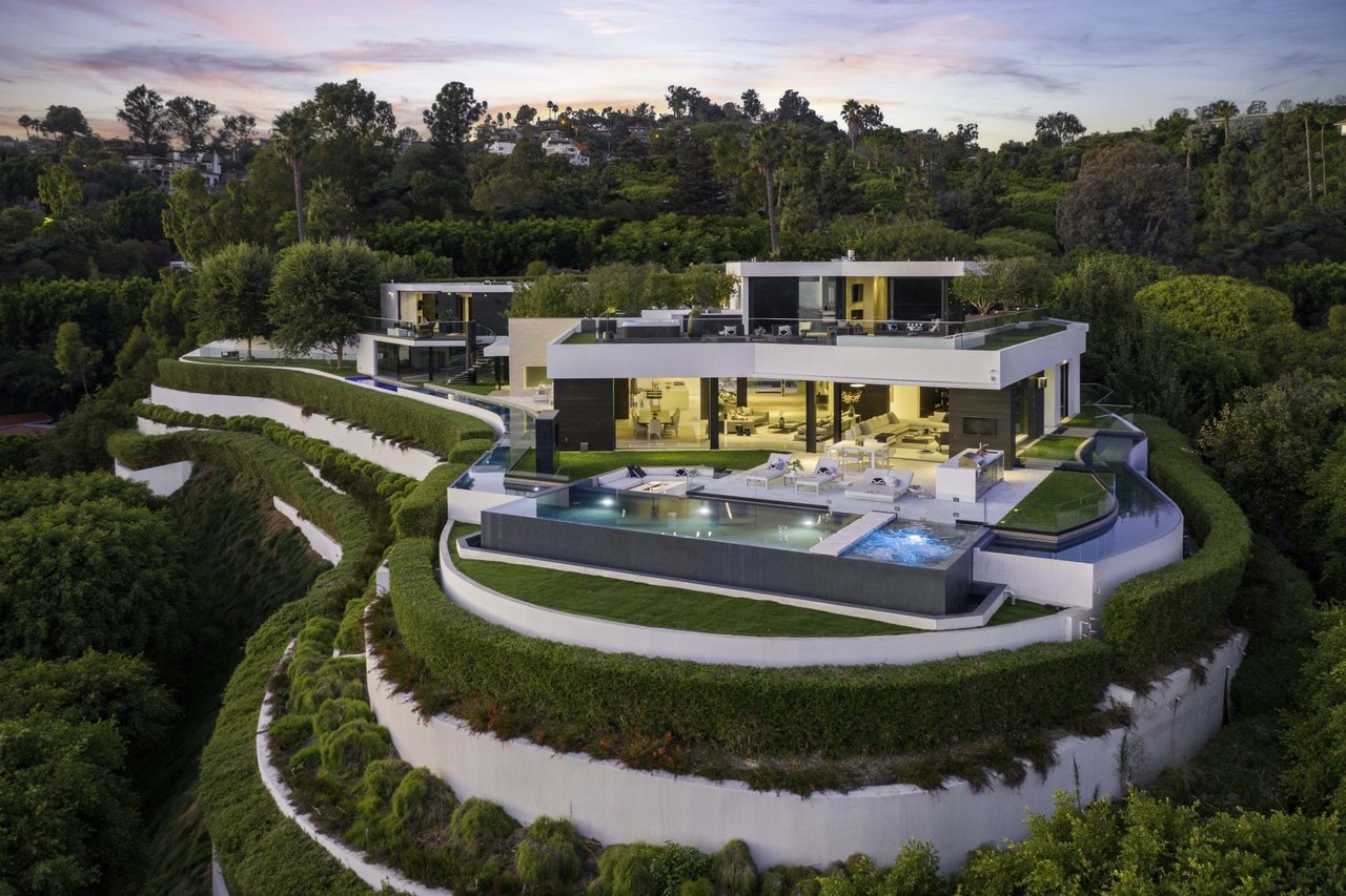 1201 Laurel Way