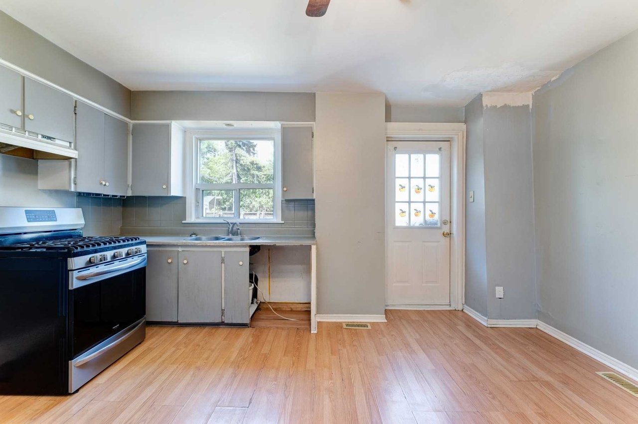 16 Rosevear Ave
