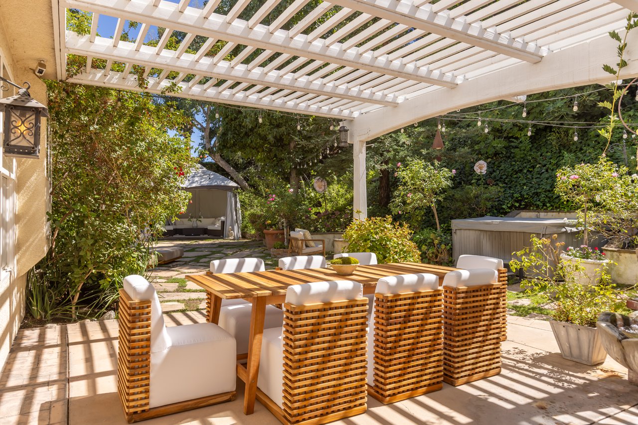 5985 Vista De La Luz