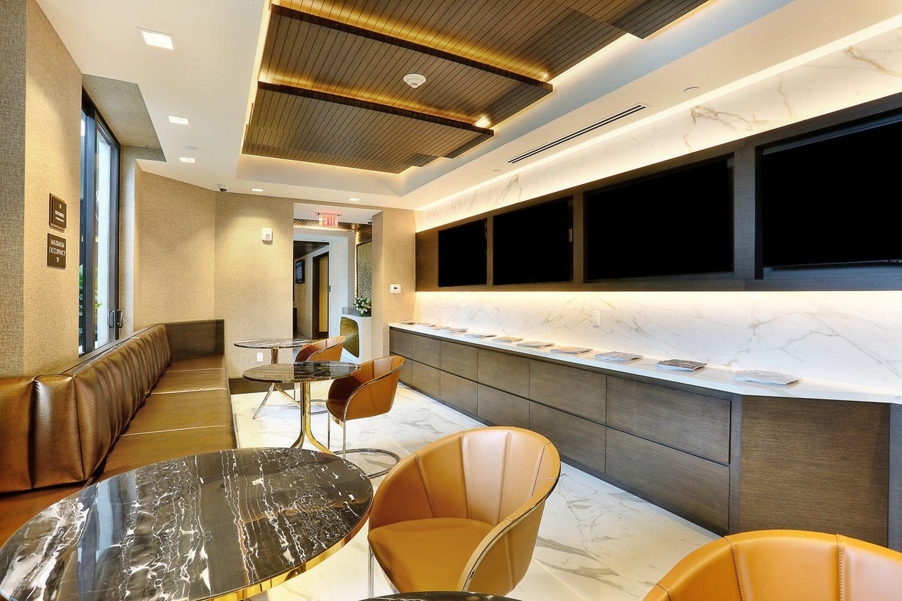 Exceptional Lower Penthouse Corner Unit in The City Beautiful