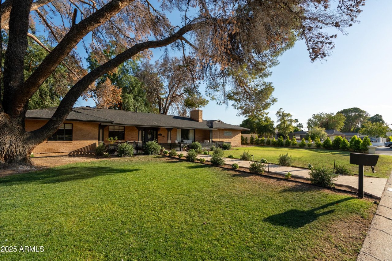 547 W Orangewood Ave