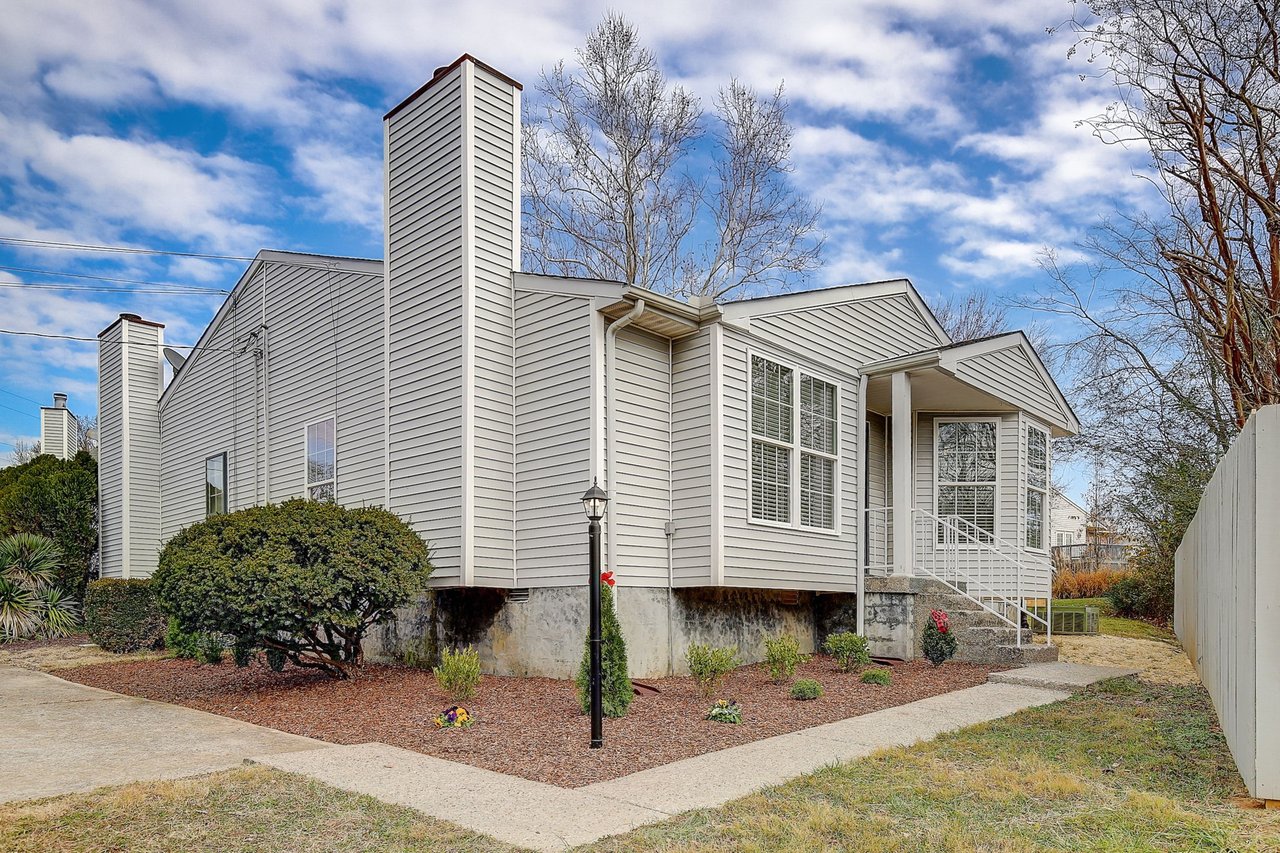 3056 Casa Dr