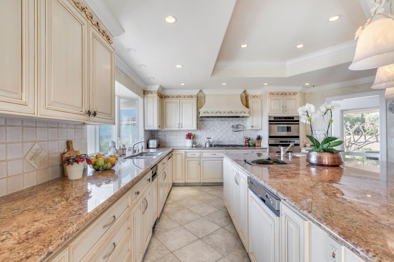 15681 Montebello Rd