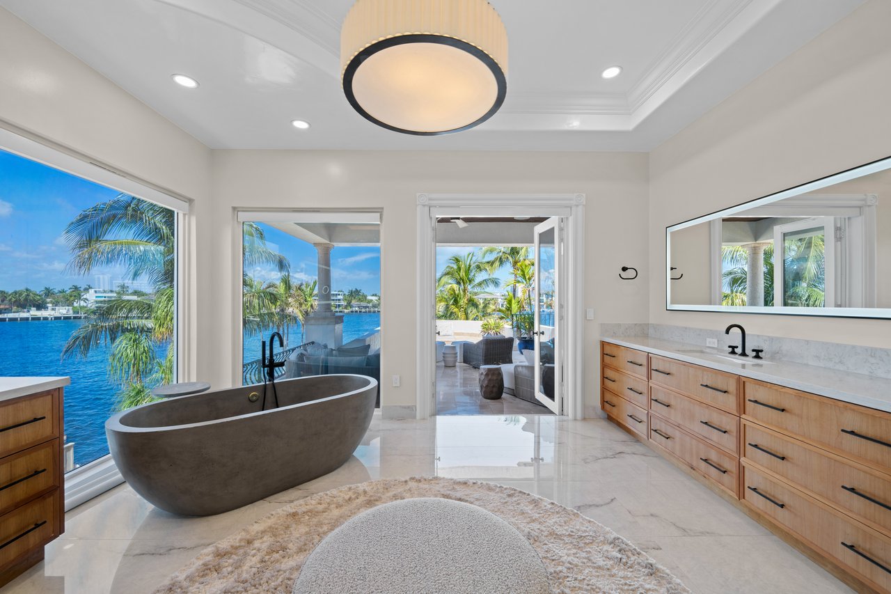 2593 SE 8th St, Pompano Beach, FL 33062