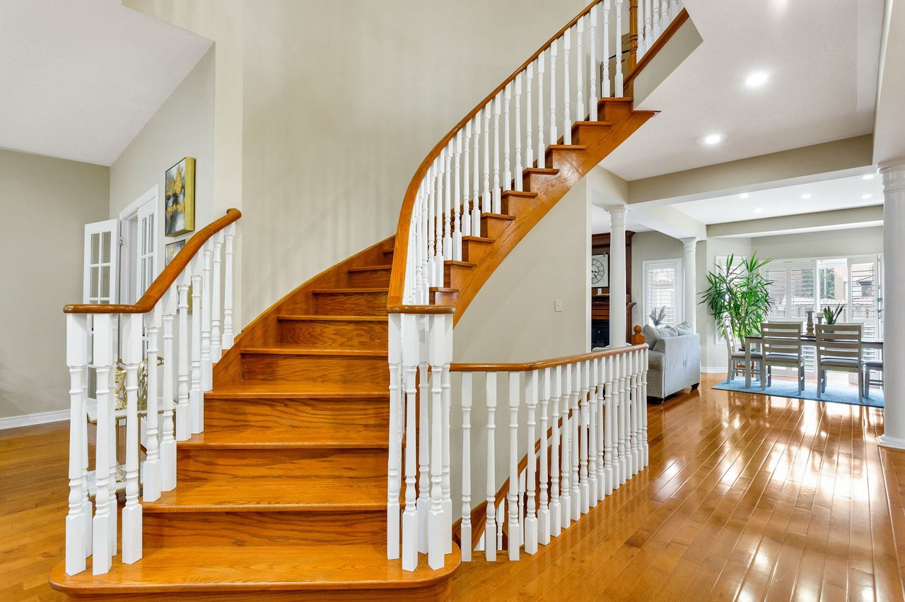 3137 Countess Crescent