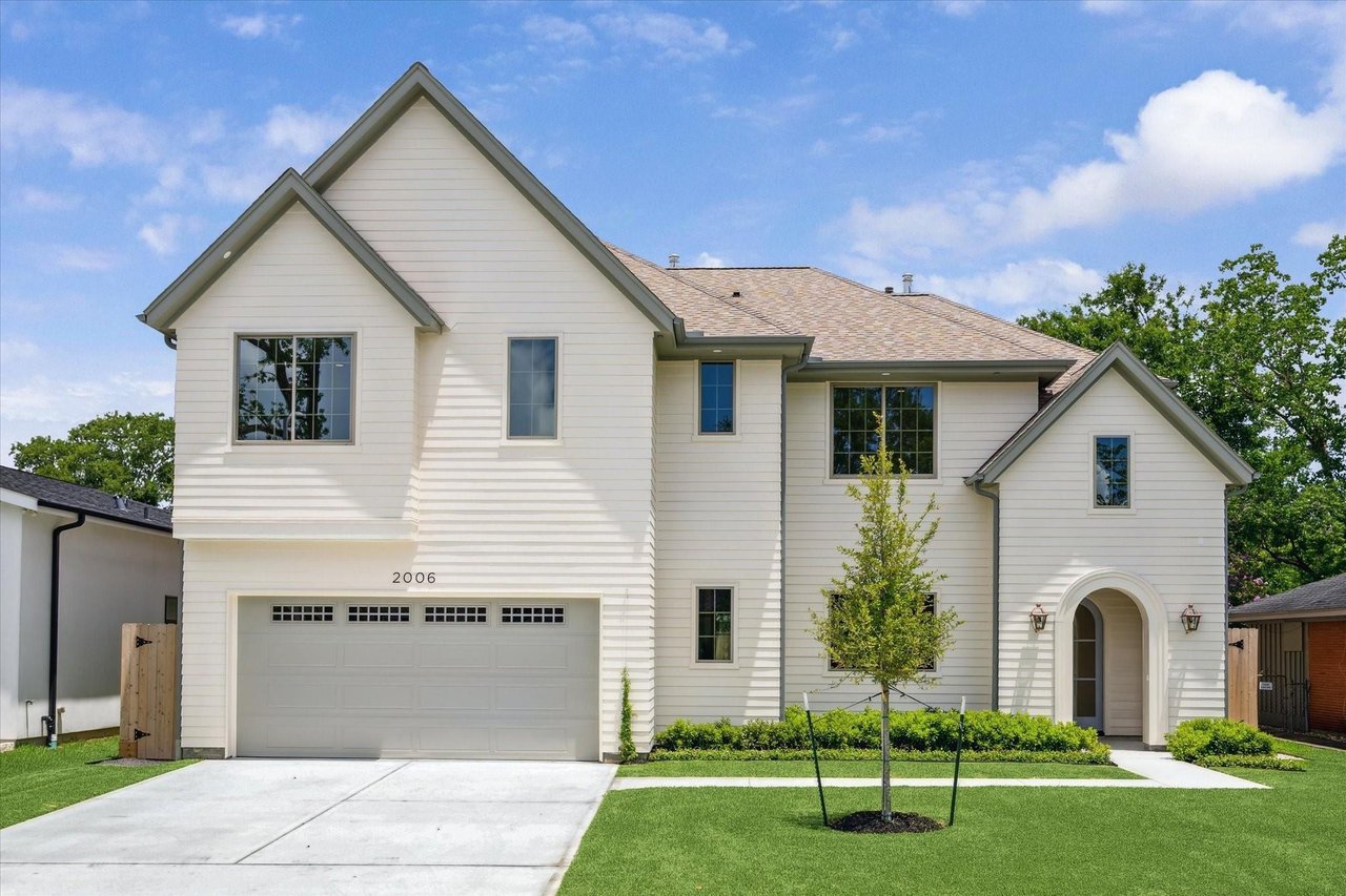 2006 Chantilly Ln