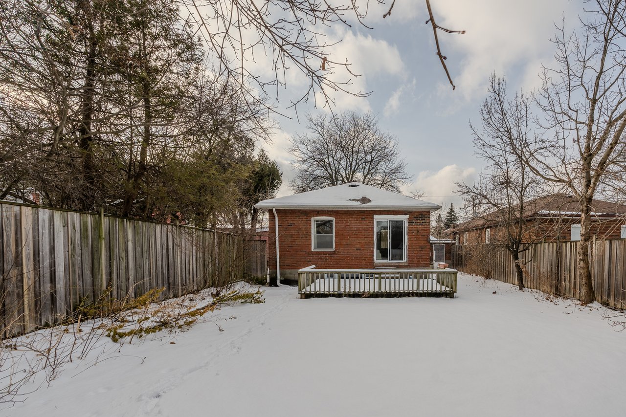 19 Hart Ave