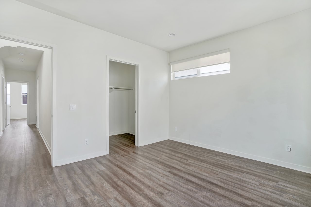 1688 Shoreline Way