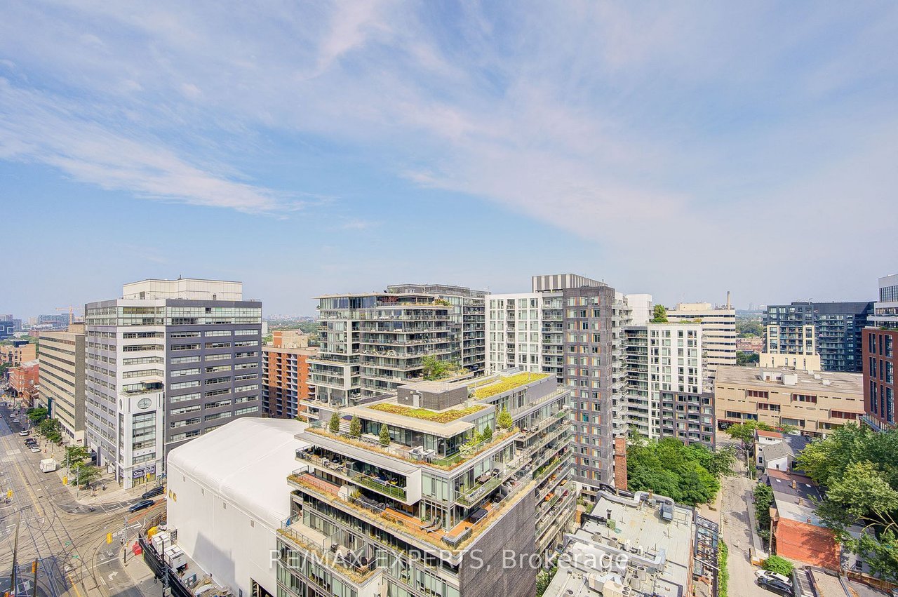 THOMPSON RESIDENCES
