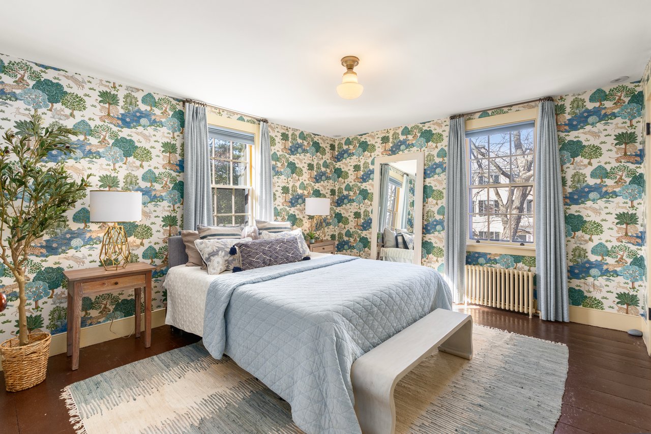  18 Ash Street, Cambridge, MA 02138