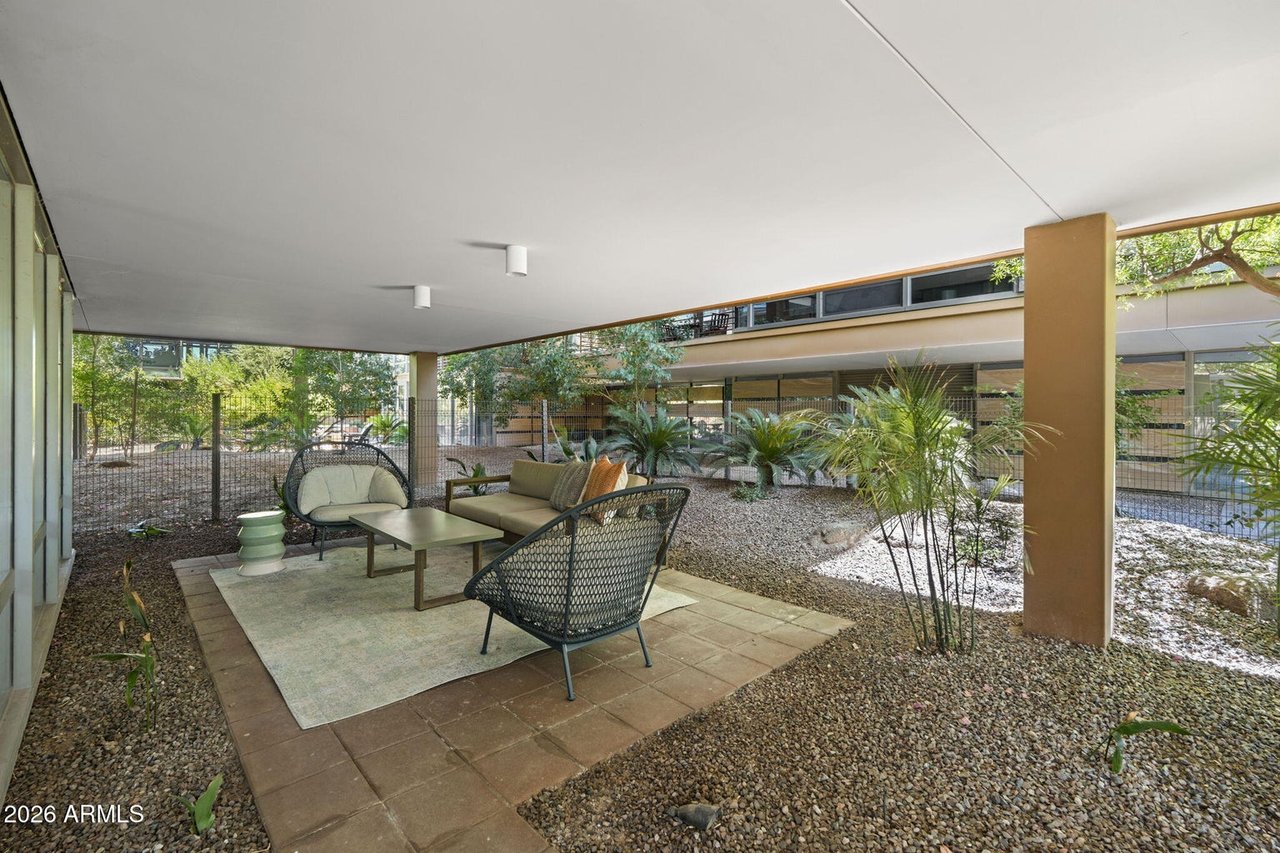 7127 E Rancho Vista Dr #1006