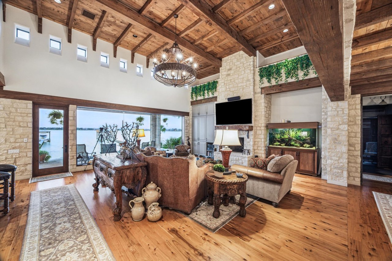 1 Waterford Oaks Lane