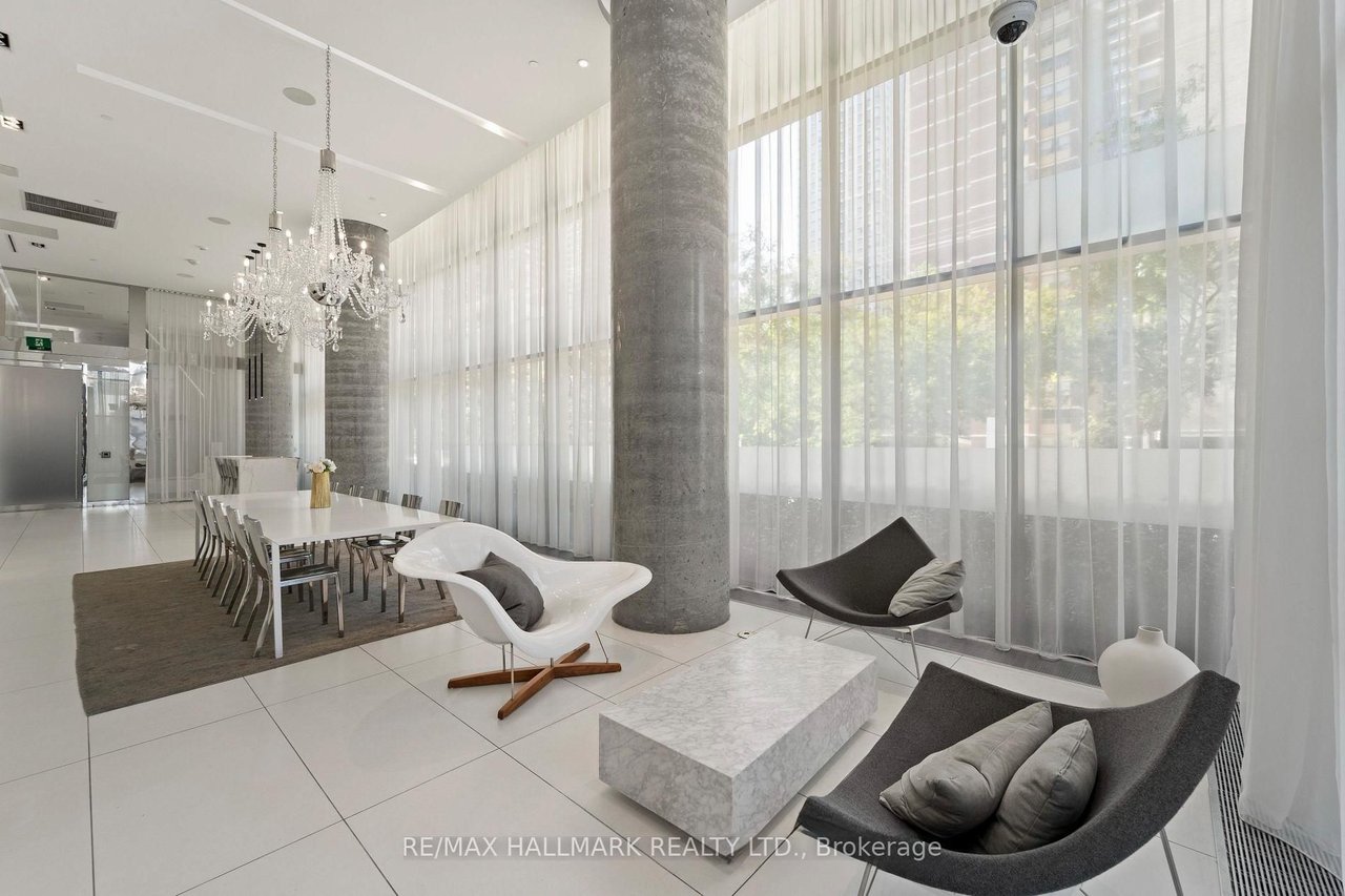 PRESTIGE LIVING AT YONGE & EGLINTON
