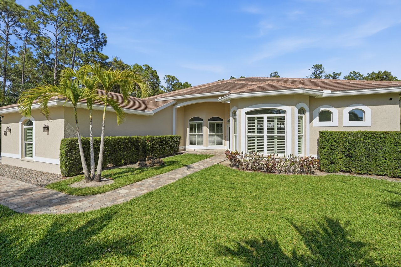 25483 Luci DR