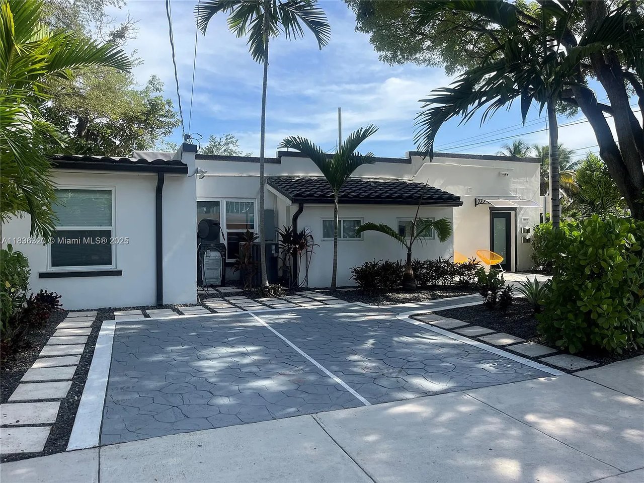 2301 SW 17th Ave