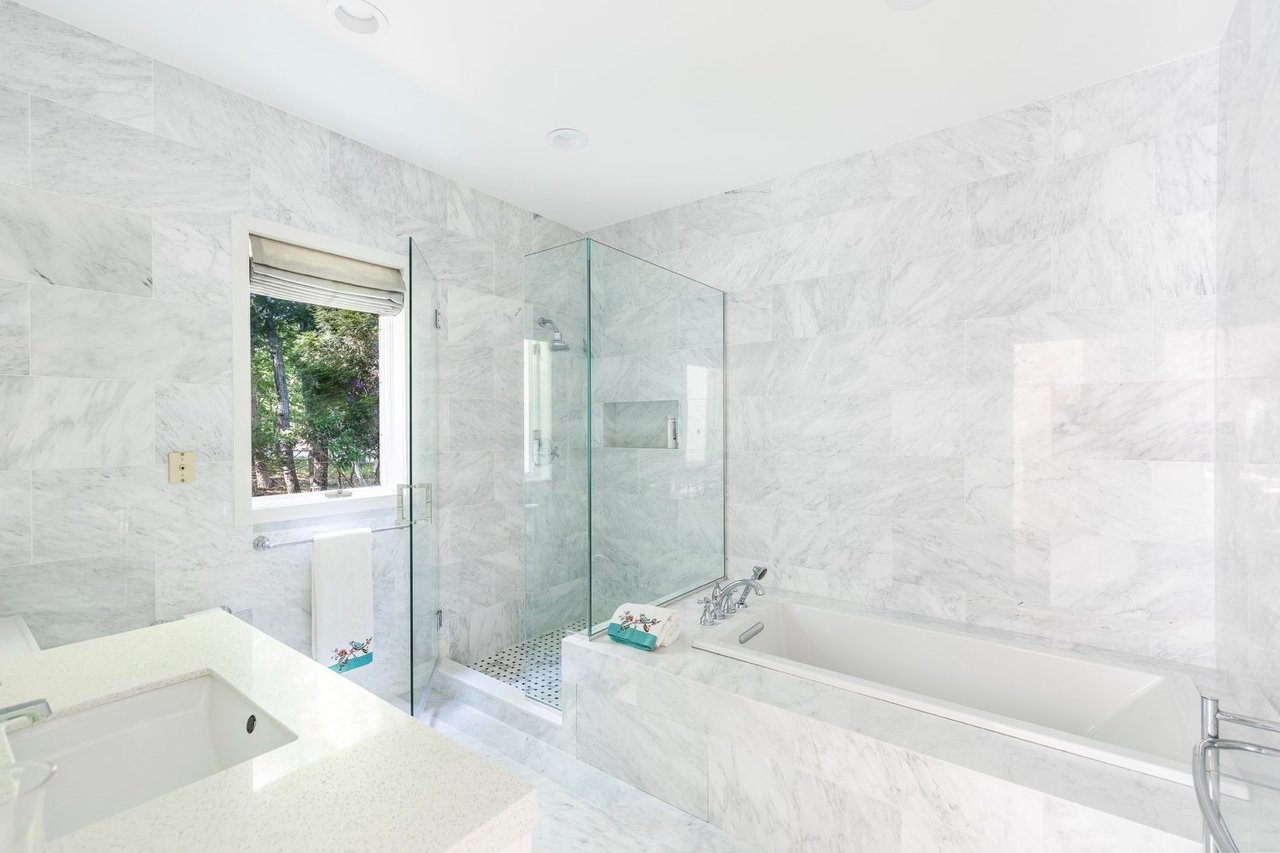 Ideally Situated House (Summer Rental)