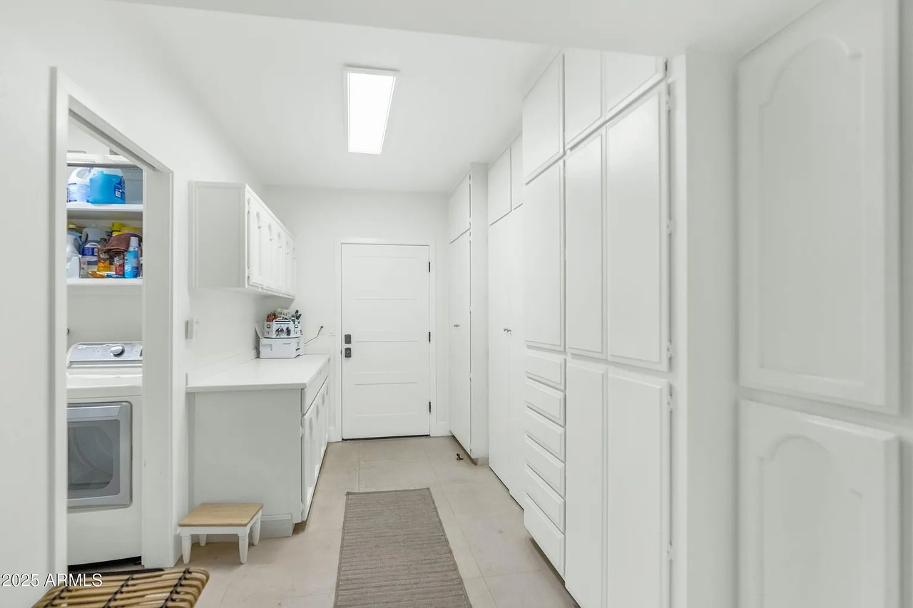 4434 E Camelback Rd Unit 137